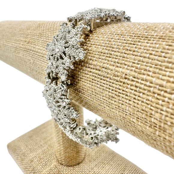 Vintage Inspired Silver Tone Snowflake Stretch Bracelet With Rhinestone Accents - Picture 3 of 10